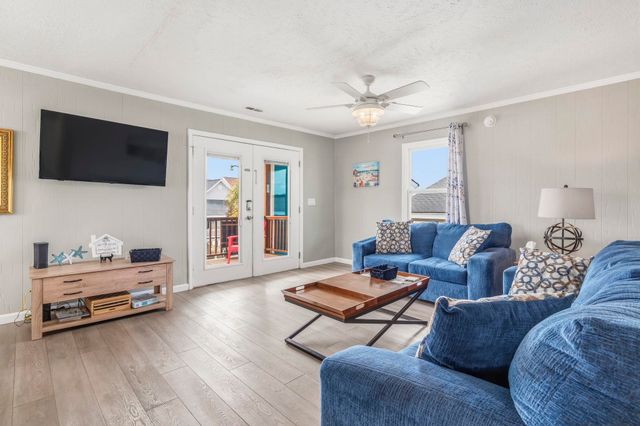 206 30th Ave. N, North Myrtle Beach, SC 29582