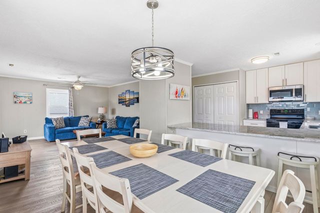 206 30th Ave. N, North Myrtle Beach, SC 29582