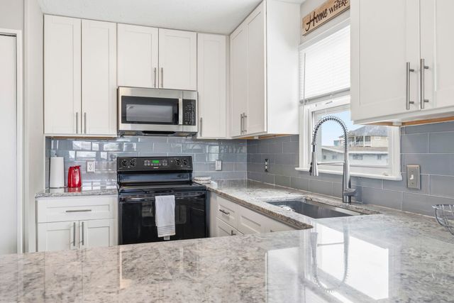 206 30th Ave. N, North Myrtle Beach, SC 29582