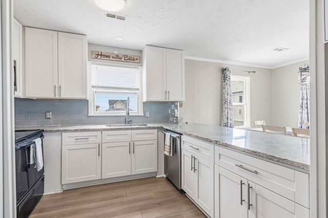 206 30th Ave. N, North Myrtle Beach, SC 29582