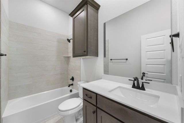 136 Lila Lake Drive, Waxahachie, TX 75165