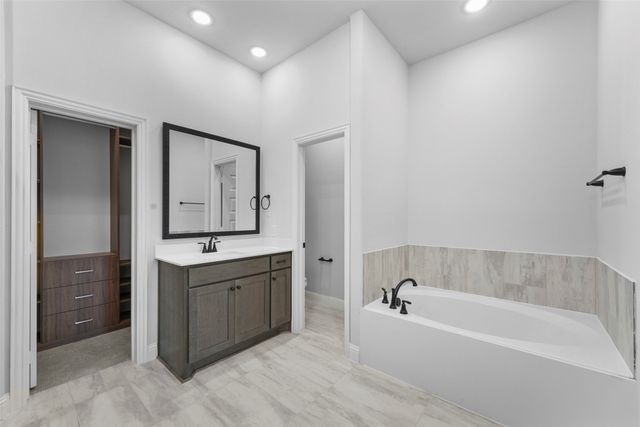 136 Lila Lake Drive, Waxahachie, TX 75165