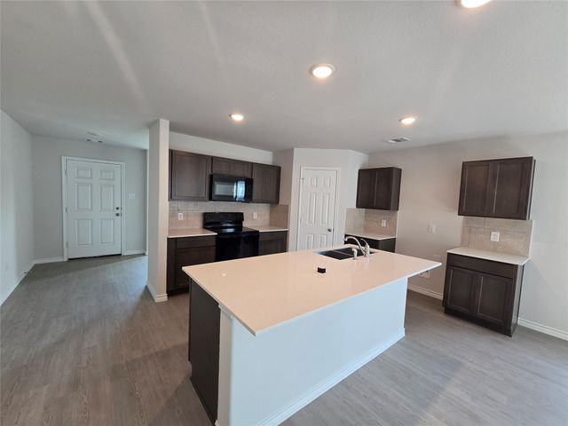 1102 Riggs Street, Baytown, TX 77520