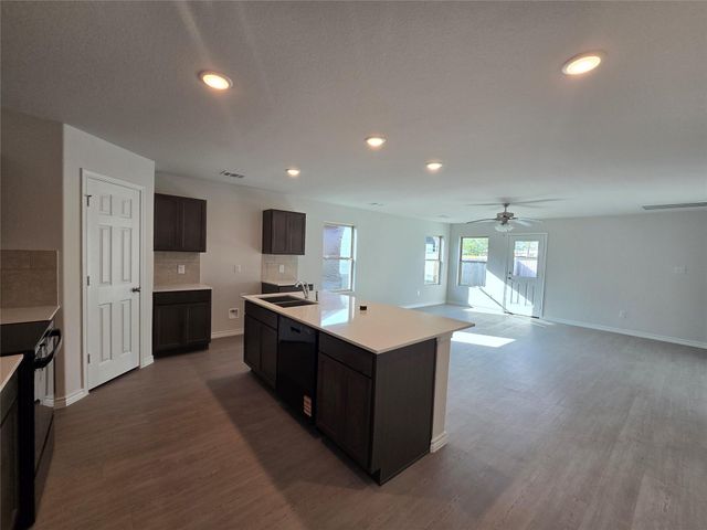 1102 Riggs Street, Baytown, TX 77520