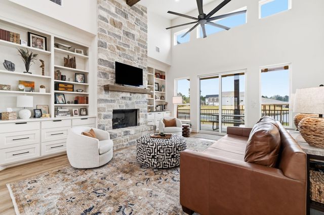 255 Peninsula Drive, Livingston, TX 77351