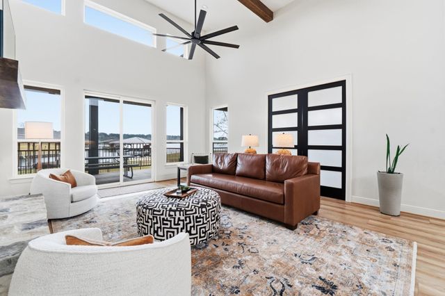 255 Peninsula Drive, Livingston, TX 77351