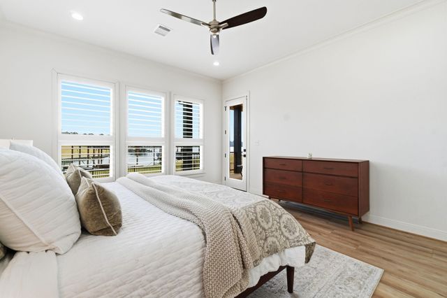 255 Peninsula Drive, Livingston, TX 77351