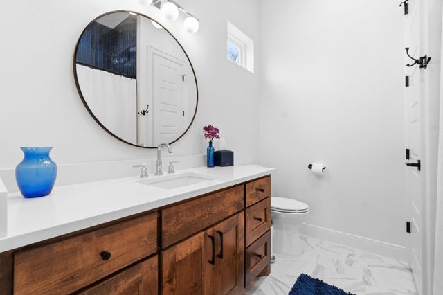 255 Peninsula Drive, Livingston, TX 77351