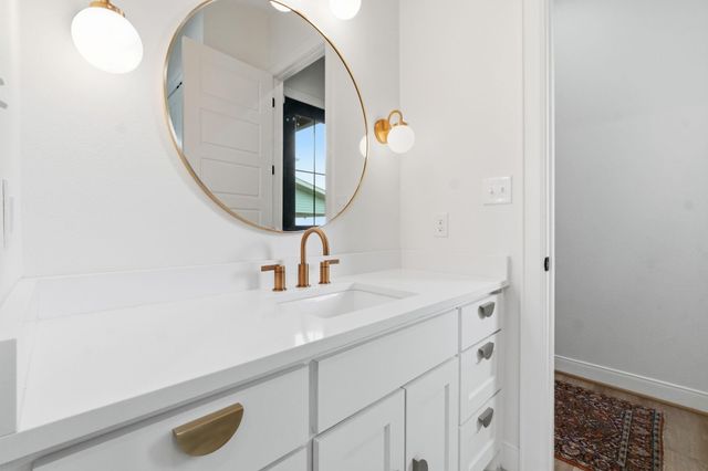 255 Peninsula Drive, Livingston, TX 77351