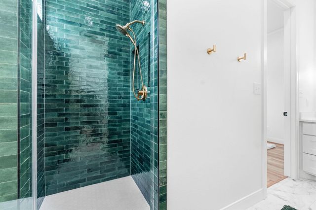 255 Peninsula Drive, Livingston, TX 77351