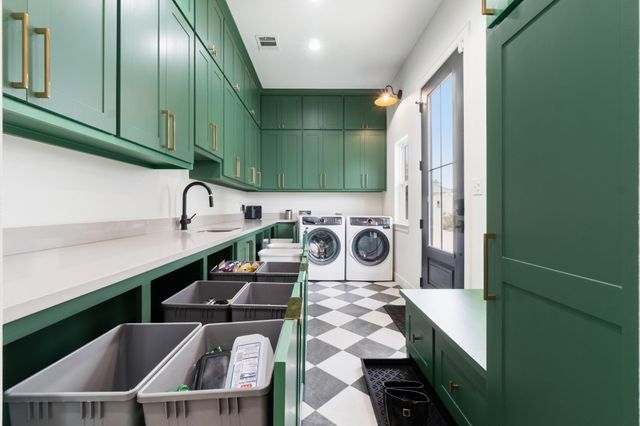 255 Peninsula Drive, Livingston, TX 77351