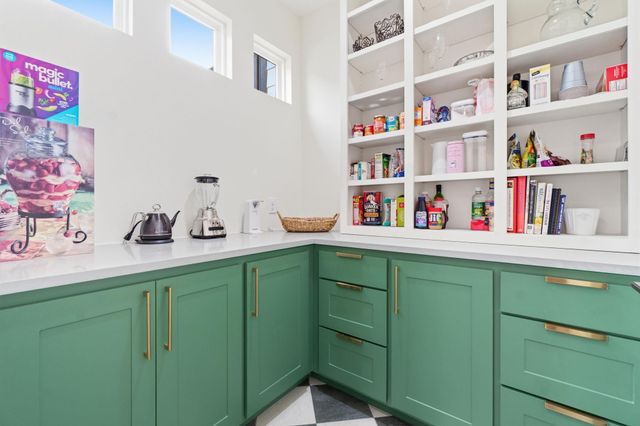 255 Peninsula Drive, Livingston, TX 77351