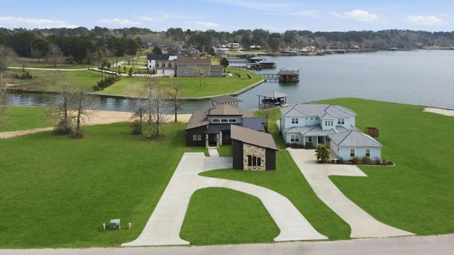 255 Peninsula Drive, Livingston, TX 77351