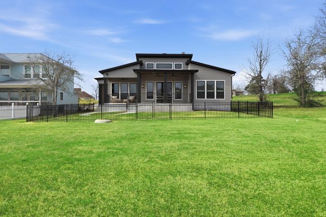 255 Peninsula Drive, Livingston, TX 77351