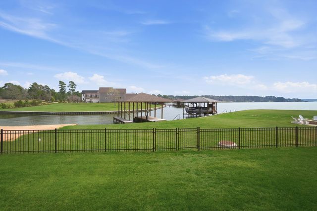 255 Peninsula Drive, Livingston, TX 77351