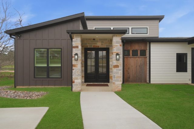 255 Peninsula Drive, Livingston, TX 77351