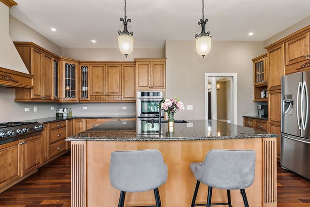 1211 Coyote Trail, Hampshire, IL 60140