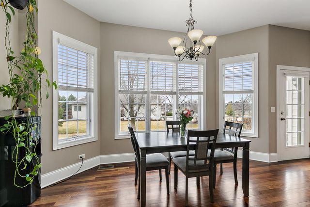 1211 Coyote Trail, Hampshire, IL 60140