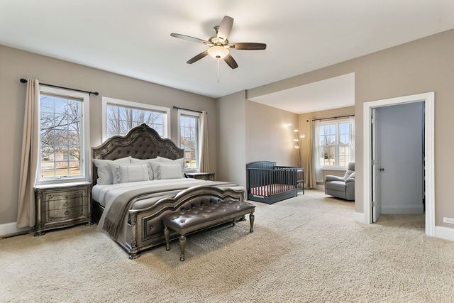 1211 Coyote Trail, Hampshire, IL 60140