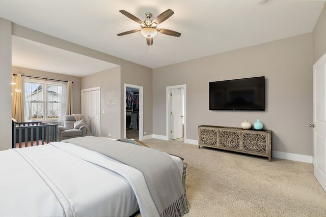 1211 Coyote Trail, Hampshire, IL 60140