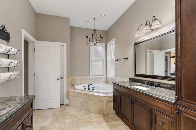 1211 Coyote Trail, Hampshire, IL 60140