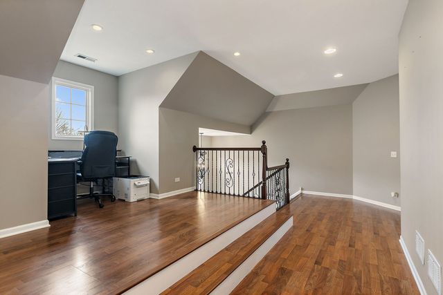 1211 Coyote Trail, Hampshire, IL 60140