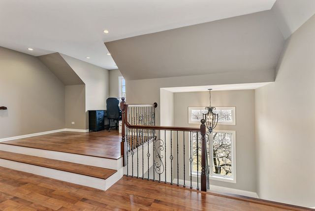 1211 Coyote Trail, Hampshire, IL 60140