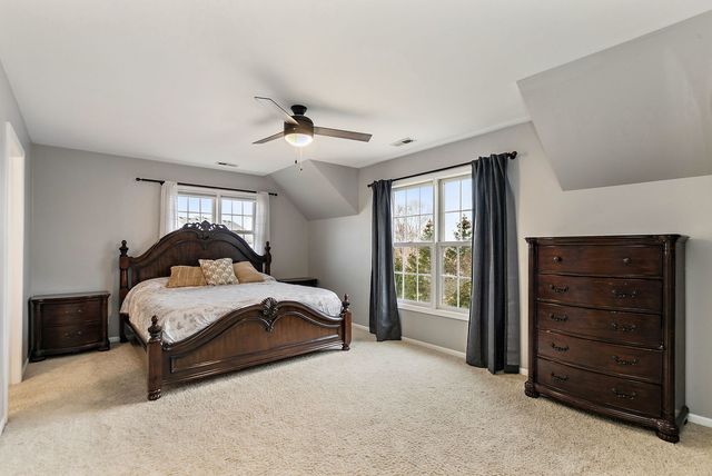 1211 Coyote Trail, Hampshire, IL 60140