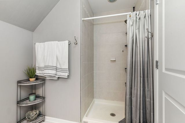 1211 Coyote Trail, Hampshire, IL 60140