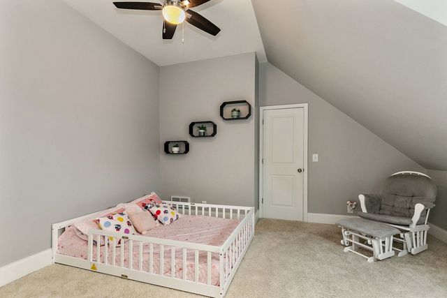 1211 Coyote Trail, Hampshire, IL 60140