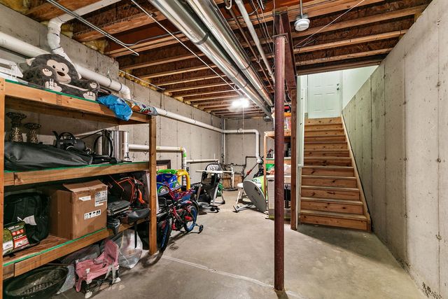 1211 Coyote Trail, Hampshire, IL 60140