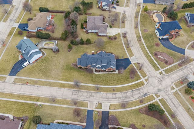 1211 Coyote Trail, Hampshire, IL 60140