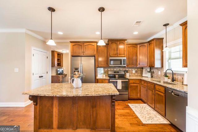 104 Savannah Lane, Bonaire, GA 31005