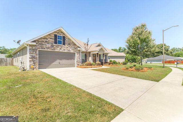 104 Savannah Lane, Bonaire, GA 31005