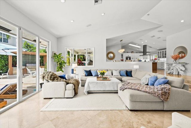 3001 Jasmine Court, Delray Beach, FL 33483