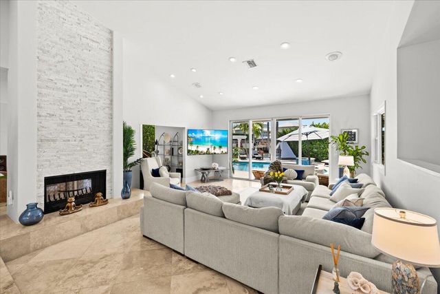 3001 Jasmine Court, Delray Beach, FL 33483