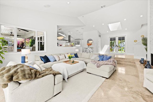 3001 Jasmine Court, Delray Beach, FL 33483