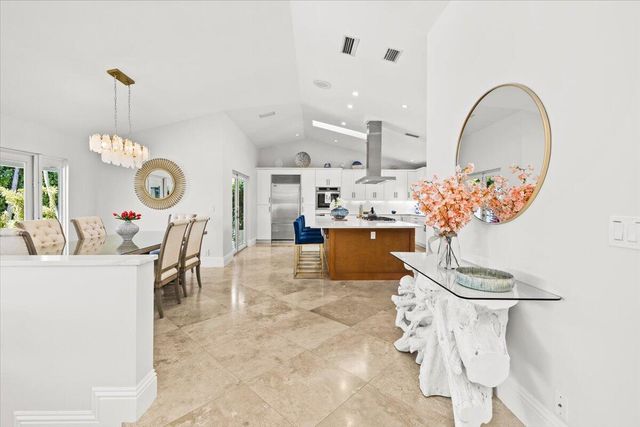 3001 Jasmine Court, Delray Beach, FL 33483