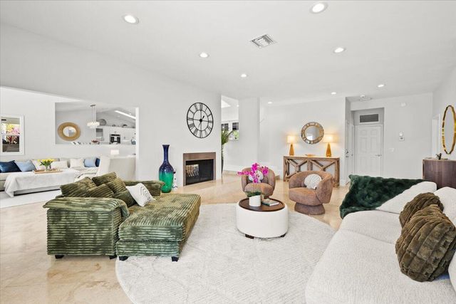 3001 Jasmine Court, Delray Beach, FL 33483