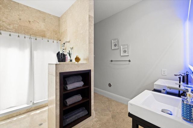 3001 Jasmine Court, Delray Beach, FL 33483