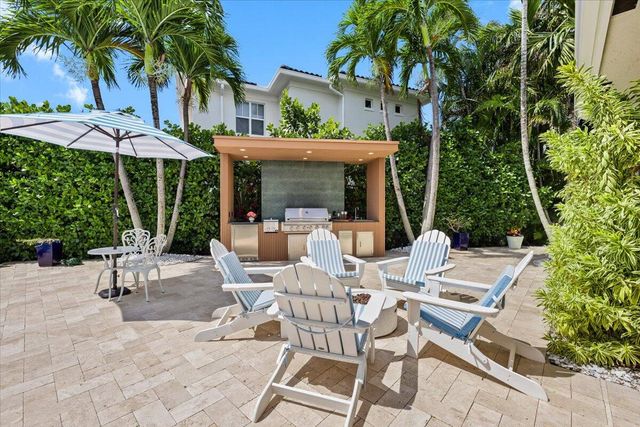 3001 Jasmine Court, Delray Beach, FL 33483