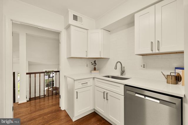 12561 QUINCY ADAMS CT, Herndon, VA 20171