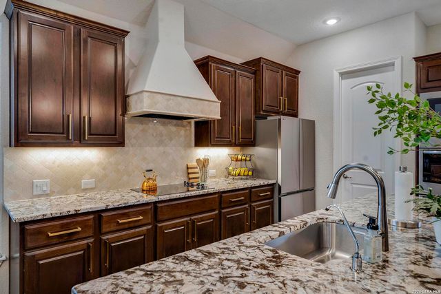 30392 SETTERFELD CIR, Fair Oaks Ranch, TX 78015