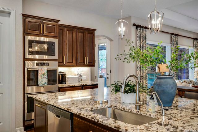 30392 SETTERFELD CIR, Fair Oaks Ranch, TX 78015