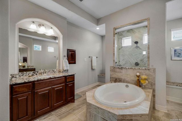 30392 SETTERFELD CIR, Fair Oaks Ranch, TX 78015