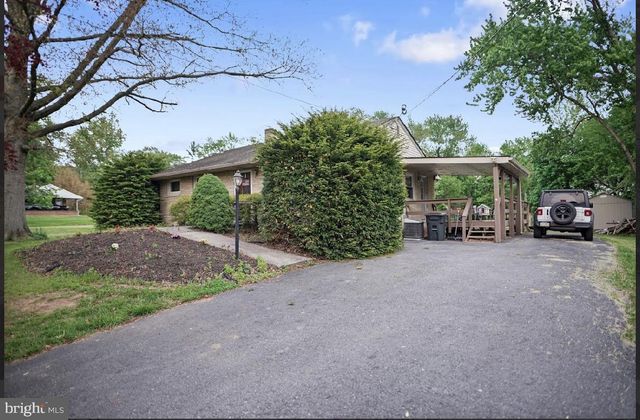 1417 OLD AIRPORT RD, Douglassville, PA 19518