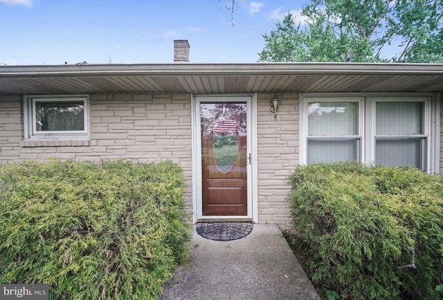 1417 OLD AIRPORT RD, Douglassville, PA 19518
