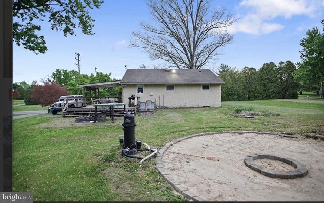 1417 OLD AIRPORT RD, Douglassville, PA 19518