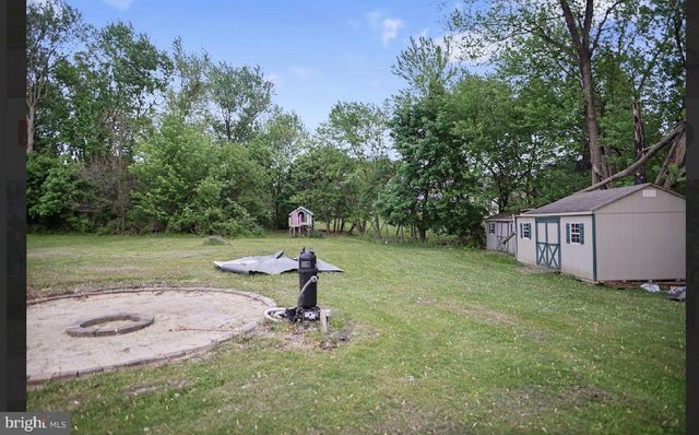 1417 OLD AIRPORT RD, Douglassville, PA 19518