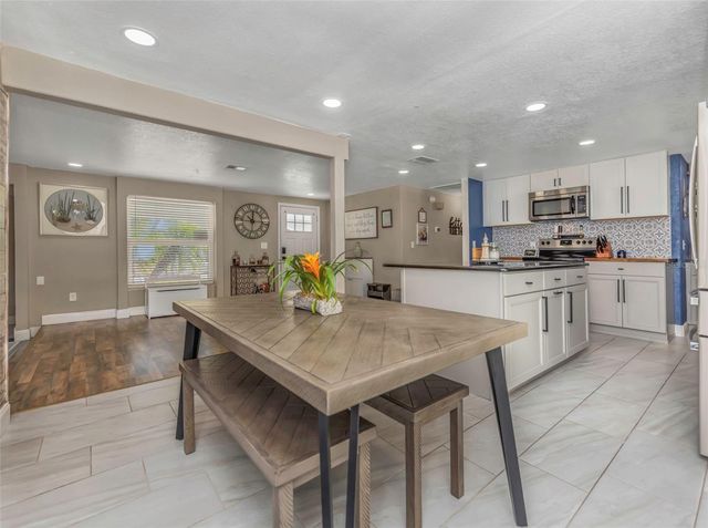 1008 GREENLEAF WAY, Tarpon Springs, FL 34689